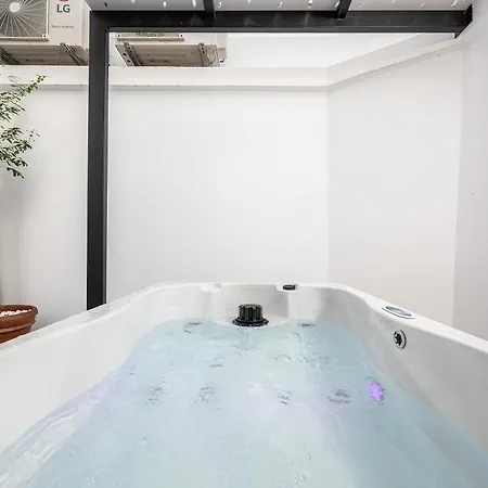 דירה La Casa Center With Jacuzzi *