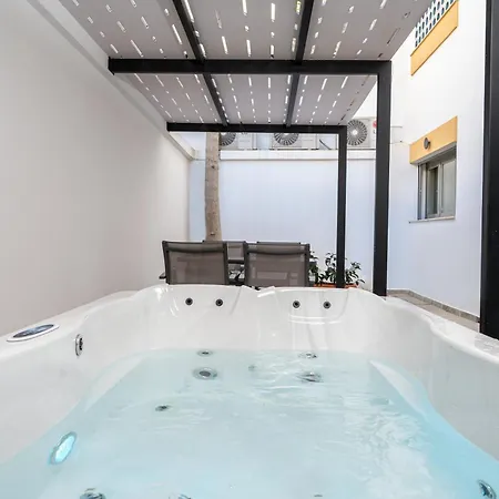 La Casa Center With Jacuzzi דירה העיירה קוס