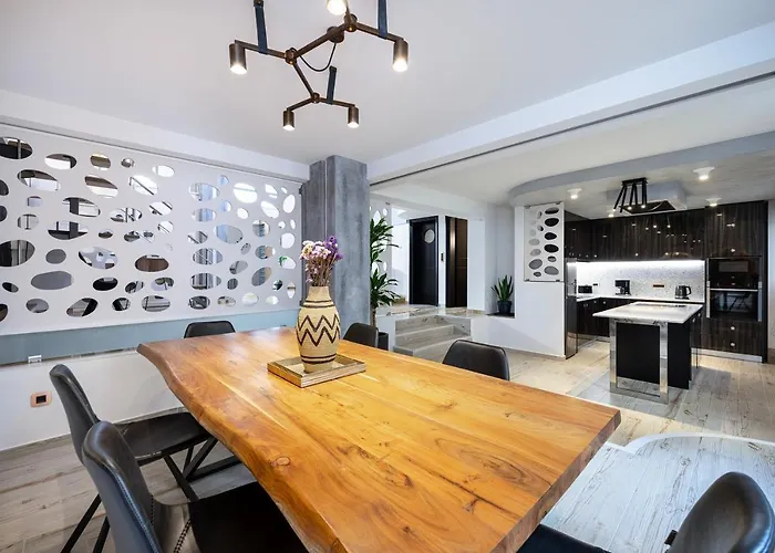 La Casa Center With Jacuzzi Apartmán