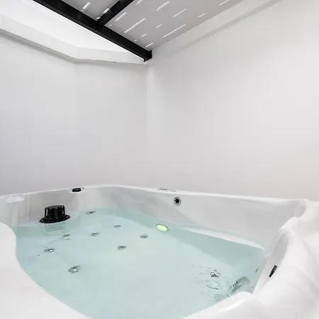 La Casa Center With Jacuzzi شقة بلدة كوس